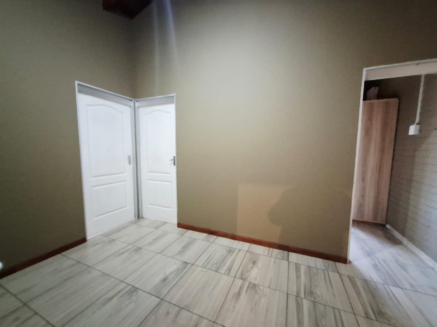 16 Bedroom Property for Sale in Universitas Free State